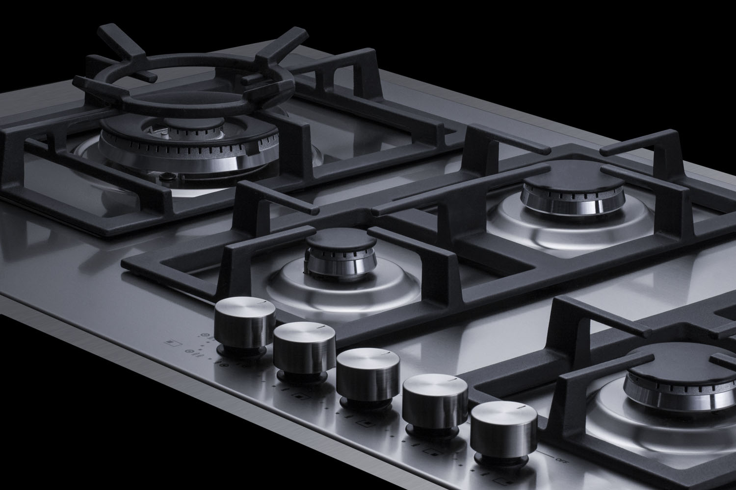 5-burner gas cooktop made in Italy with sealed burners, multiple heating outputs, cast iron grateS, 304 grade stainless steel surface, and stainless steel trim kit to cover 36